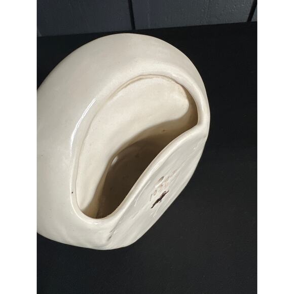 Vintage West Coast Pottery Ceramic Floral Bonnet Hat Wall Art Pocket Vase - Picture 6 of 11